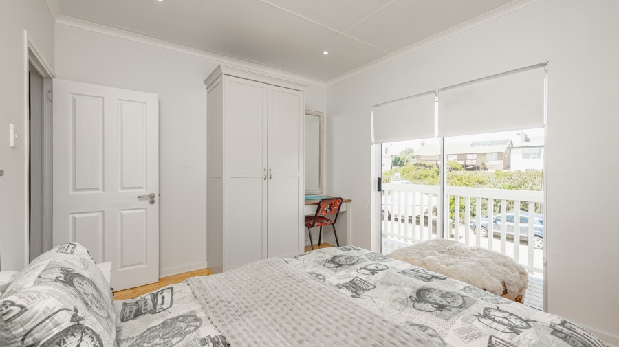 4 Bedroom Property for Sale in Struisbaai Western Cape